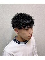 リット(lit.)&nbsp;波巻きスパイラルパーマ　ツーブロック　刈り上げ　20代30代