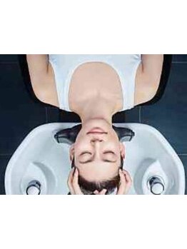 「目がぱっちり、癒しとスッキリ改善のスパ」