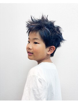 ヘアーアンドアイラッシュ ビス 下曽根店(Bis!) オシャレキッズ（ブルーハイライト）