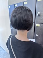 ヴィサージュクオン(VISAGE Quon)&nbsp;ミニマルな丸みで大人の余裕を。シックコンパクトボブ