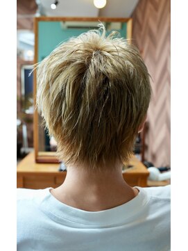 フェルト(FELT) スパイキーショート×ベージュカラー