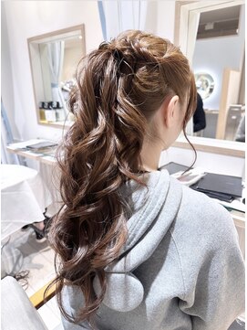 アコバイネオリーブ(aco by Neolive) ポニーテール