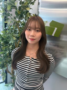 ロエ(LOE) オリーブベージュレイヤーカット顔周りレイヤーブリーチなし