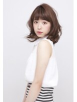 女らしさがさりげないニュアンスロブ