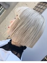 ジーナ(XENA)&nbsp;ホワイトスラッシュボブ