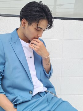 グロウミドル(GROW middle) 黒髪ツーブロックセンターパートウェットかき上げヘア　野村恵子