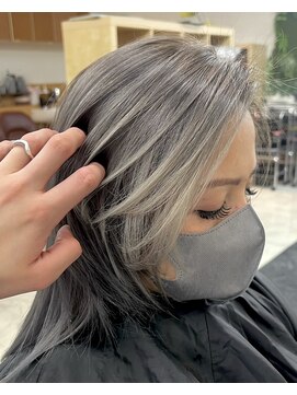 サラ HAIR&MAKE SALA 相模大塚店 シャドウルーツ