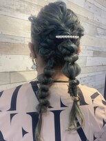 アイディー バイ ケンジ(id. by KENJE)&nbsp;ツインアレンジ個性的結婚式二次会パーティーヘアセット
