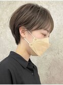 ショートカットくびれショート前下がりボブベージュカラー40代◎