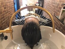 サロンドプルベル(Salon de PlusBelle)の雰囲気（高濃度炭酸水を使った頭浸浴。頭皮クレンジングと活性酸除去）