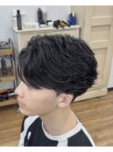 メンズフェザーパーマ　毛流れセンターパートニュアンスパーマ