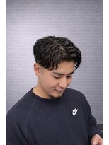 ワンワンオー バーバーショップ 長浜店(@110 BARBER SHOP)&nbsp;センターパートを格上げする、絶妙なボリュームと質感