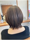 ミディアムショート×30代くびれスタイル