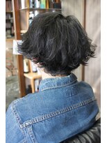 オーバーキャプテンネイキッド(OVER CAPTAIN NAKED) 毛先外ハネフェザーバックパーマ