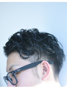 ザ オーダー(THE ORDER) ツイストスパイラルパーマ波巻きスパイラルパーマ刈り上げ