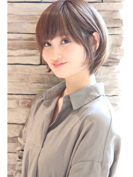 レウナ 外苑前(Reuna) 【３０代・４０代・５０代】大人女性に人気の耳かけショートボブ