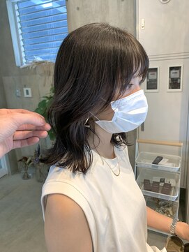 ニティー(Ngiti) 色っぽさのあるボブ