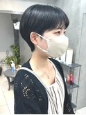 大人かわいい20代30代40代黒髪刈り上げ艶ショート