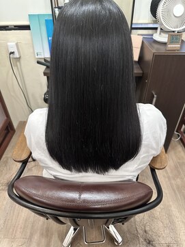 ライフ 忍ケ丘店(Lyfe) ツヤさらロングストレート_グレージュカラー_252