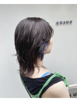 インス(ensue)&nbsp;ウルフ透明感シルバーアッシュグレージュカラーイヤリングカラー