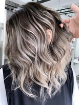 レディアル 大宮(REDEAL ope.)&nbsp;【ハイライト】ホワイト系バレイヤージュ