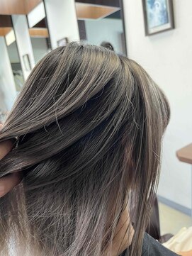 サロン クラッチ クリエイティブ コンセプト(salon CLUTCH creative concept) Shadow Roots