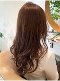 キャラメルブラウン　巻き髪アレンジ　レイヤースタイル