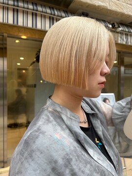アース 高円寺店(HAIR & MAKE EARTH) ホワイトベージュ×ミニボブ 【@mppp_32485】