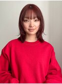 ミディアムレイヤー　前髪パッツン　顔まわりレイヤー　ウルフ