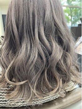エーピーヘアー シエル クローネ(AP Hair Ciel Krone)の写真/《安城市》外国人風カラーはもちろん、インナーカラ―やハイライト、グラデーションもお任せください☆
