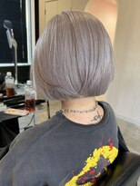 エイチ(H) xブリーチ/イメチェン/ホワイトブロンド/外ハネボブ/美髪/