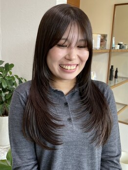 レイヤーカットで立体感と動きのあるトレンドヘアに＊