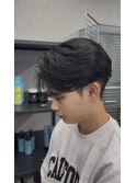 大人男子に人気！柔らか束感のセンターパート
