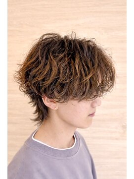 サーフカールパーマ×無造作ミディアム×ラフ束感