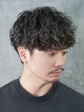 ヒロギンザバーバーショップ 新宿店(HIRO GINZA BARBER SHOP) 波巻きスペインカール/ミディアムマッシュ〈理容室〉