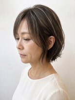 ヌードルバイコア(noodle by CoRe.gn)&nbsp;白髪ぼかしハイライト×前下がりショートボブ大人美人スタイル