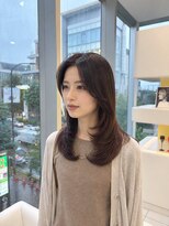 ユズリハ(yuzuriha)&nbsp;キレイめ大人女子のレイヤースタイル◎