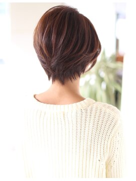 ビューイースト 亀戸 錦糸町(VIEW EAST) ミセス・大人女子のショート・ボブはトップふんわり立体感を!