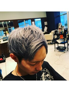 クリエイション ヘアメイク(Creation HAIR MAKE) アップバング×ホワイトシルバー