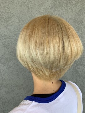 モテナ アット ベッピン(motenas at Beppin s) ブロンドヘア