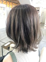 ブランコトレス 本巣(BLANCO tres)&nbsp;レイヤーボブ