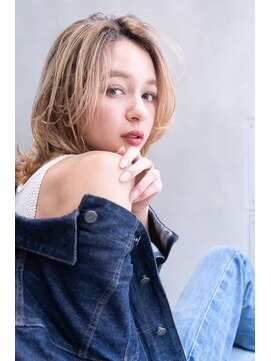 メーヴェ(Mowen) mowen×鎖骨ミディアム×シークレットハイライト×グレージュ