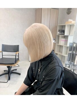 ロウル 渋谷(LOWRL) ホワイトブロンドカラー/デザインカラー/シルキーベージュ