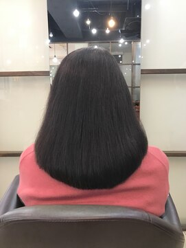 オランジュ美容室 セミロングスタイル