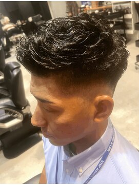 クオンヒール 堺筋本町店(QUON HEAL) スペインカール/スパイキーショート/フェザーパーマ/フェード