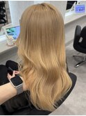 【外国人風】プラチナブロンド×波巻きミディ