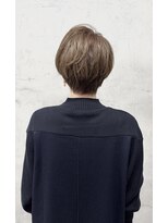 ゼン(zen) 白髪ぼかしにも◎透明感ベージュショート