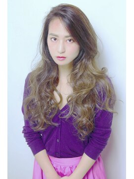 トリニティ(trinity) 透明感ナチュラルハニーベージュカラー☆ロングウェーブ