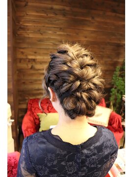 ミックスカール(Mixcurl) 結婚式パーティーアップ編み込みスタイル！(披露宴、二次会)