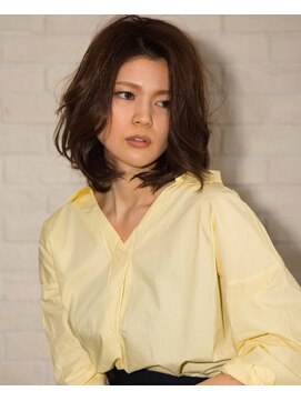 クロコ(Quroco) エレガンスミディアムボブ